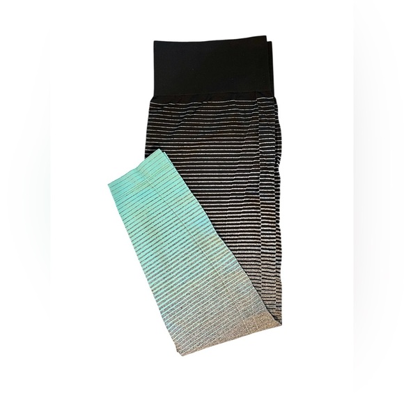 🟣Marika Ombré Black Teal and White Stripe Leggings XL - Picture 1 of 3